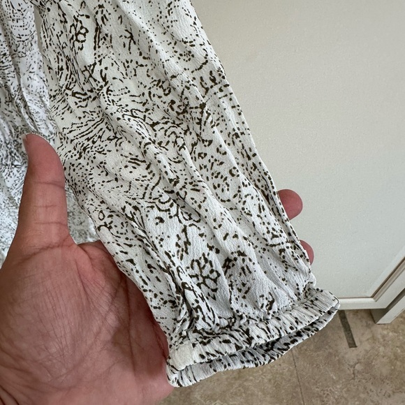 Saylor Lydia Romper (D3) - Picture 4 of 11